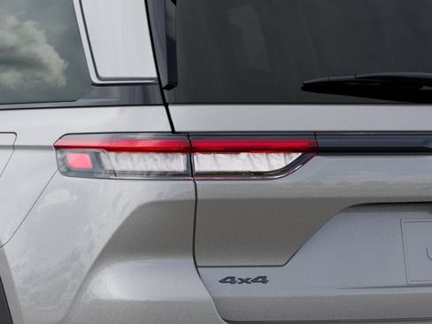 New 2026 Jeep Grand Cherokee Altitude AWD/4WD image 35
