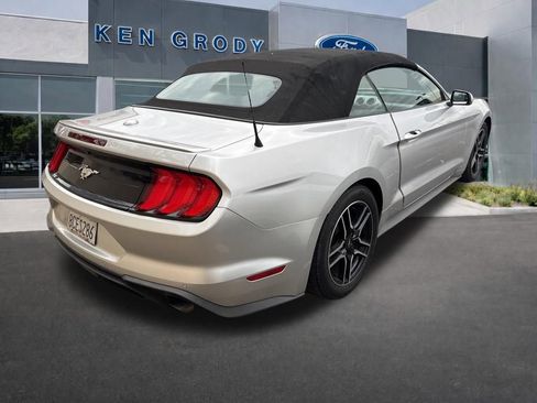 Used 2018 Ford Mustang Premium image 2