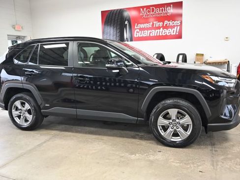 Used 2024 Toyota RAV4 XLE AWD/4WD image 4