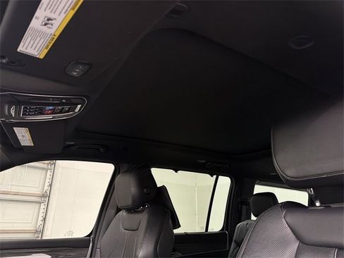 Used 2022 Jeep Wagoneer Series III w/ Premium Group I image 24