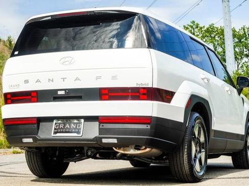 Used 2026 Hyundai Santa Fe SE FWD image 12