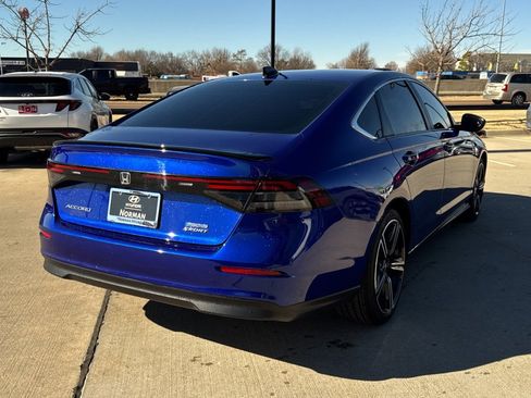 Used 2025 Honda Accord Sport image 4
