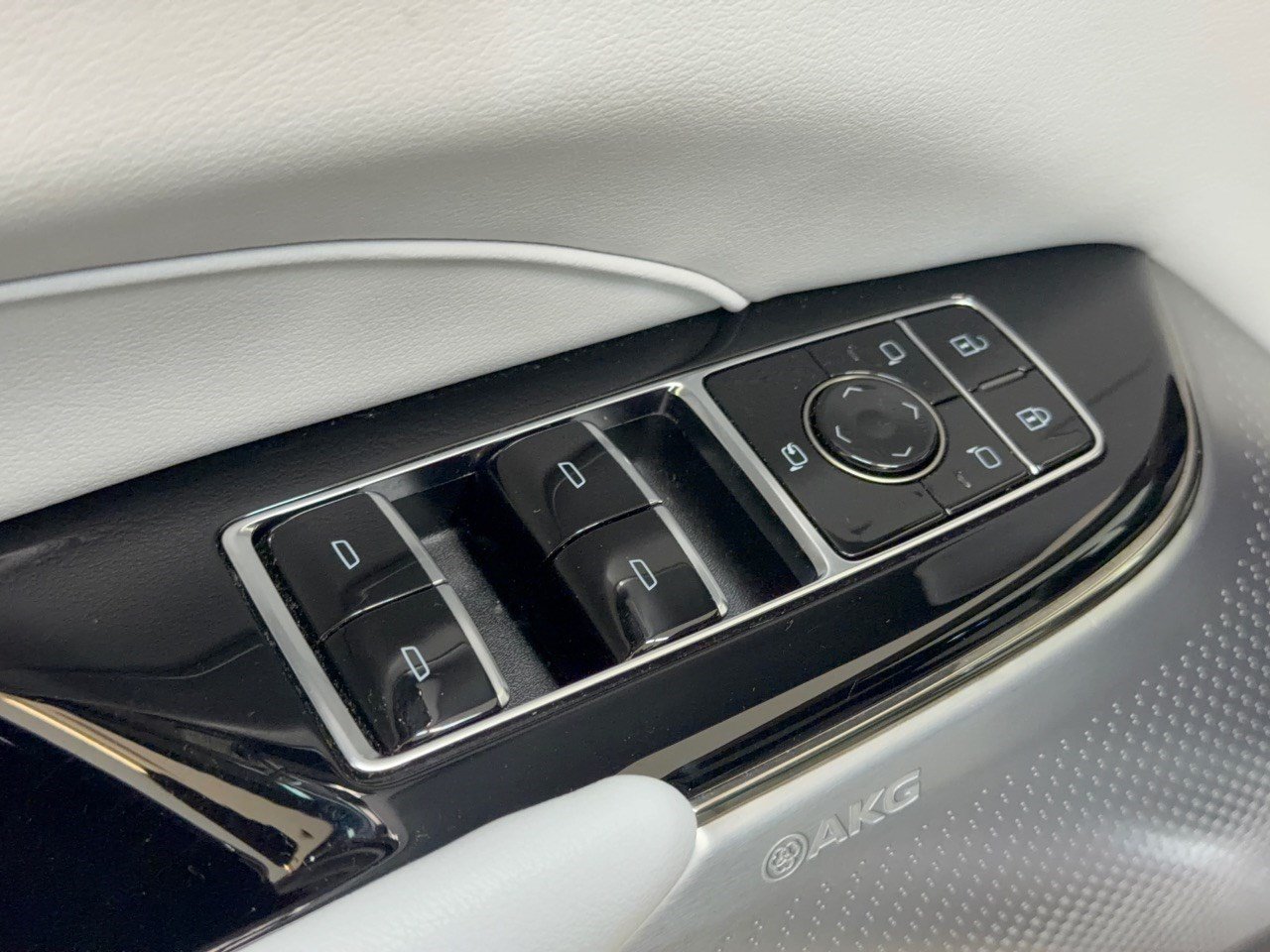 Used 2024 Cadillac Lyriq Luxury RWD image 15