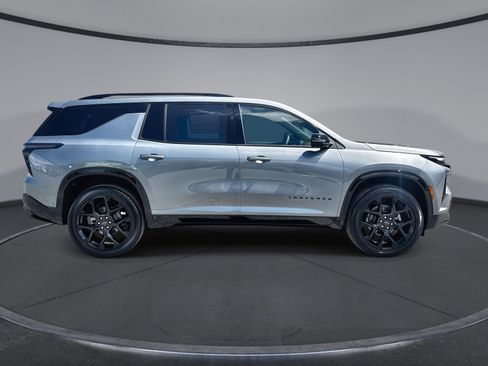 New 2026 Chevrolet Traverse RS w/ LPO, Floor Liner Package AWD/4WD image 9