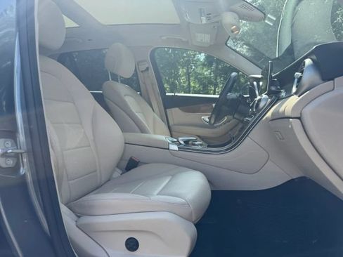 Used 2018 Mercedes-Benz GLC 300 4MATIC w/ Multimedia Package image 22