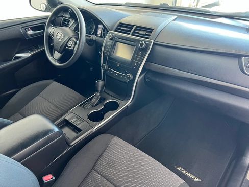 Used 2016 Toyota Camry LE FWD image 12