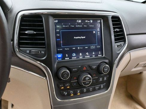Used 2018 Jeep Grand Cherokee Overland AWD/4WD image 17