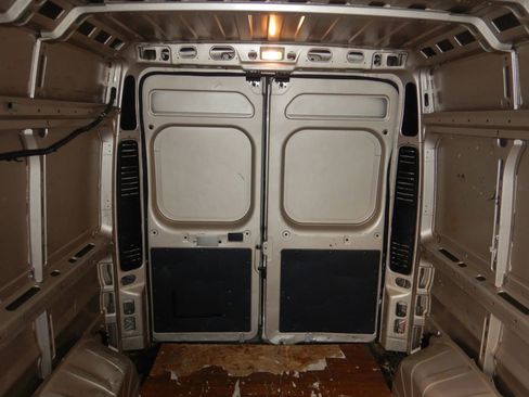 Used 2014 RAM ProMaster 2500 w/ Interior Convenience Group image 21