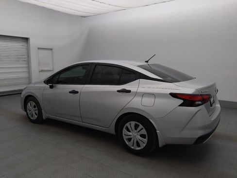 Used 2021 Nissan Versa S FWD image 3