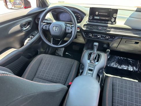 Certified 2025 Honda HR-V Sport image 12
