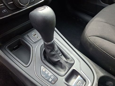 Used 2020 Jeep Cherokee Latitude image 17