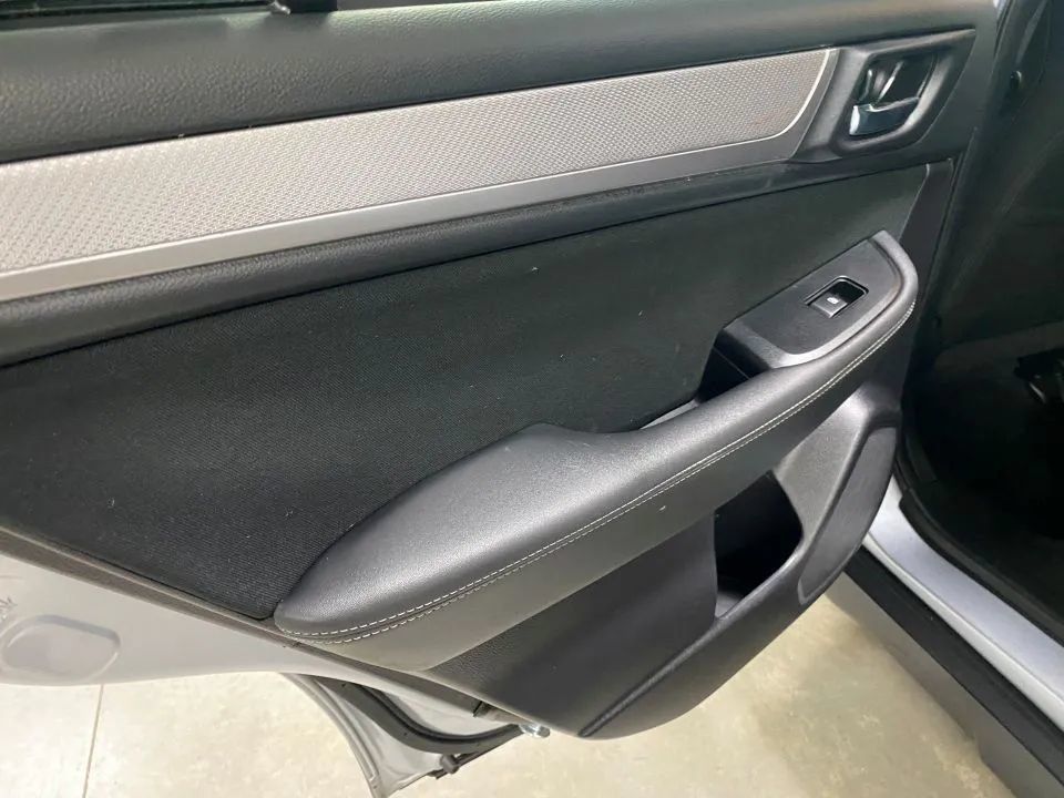 Used 2017 Subaru Outback 2.5i Premium AWD/4WD image 39
