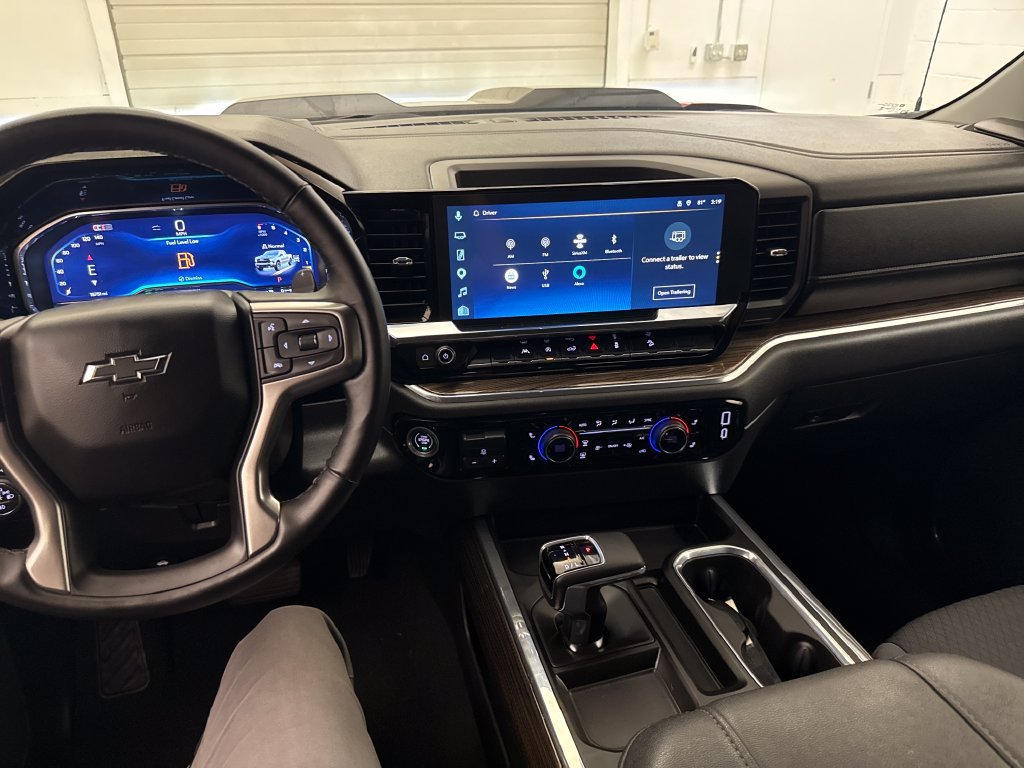 Used 2025 Chevrolet Silverado 1500 LT Trail Boss w/ Convenience Package II AWD/4WD image 15