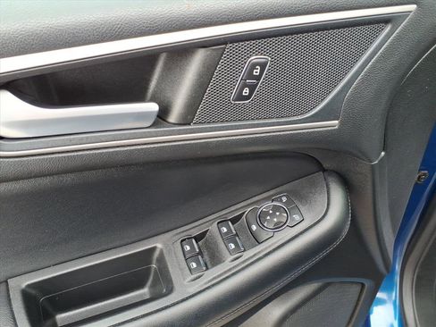 Used 2022 Ford Edge SEL w/ Convenience Package image 11