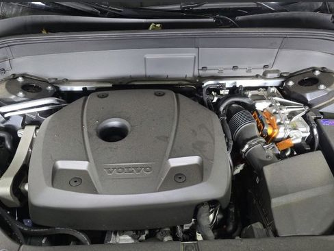 Used 2024 Volvo XC90 T8 Plus w/ Protection Package Premier image 17