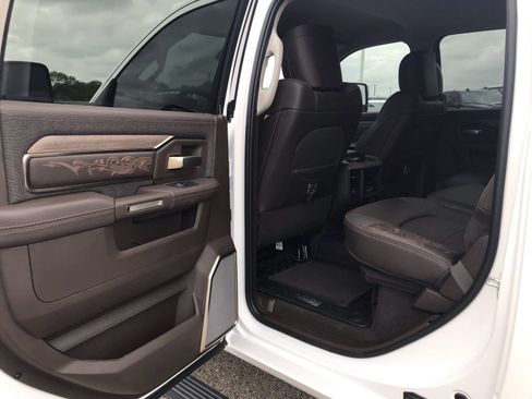 New 2025 RAM 2500 Limited AWD/4WD image 21