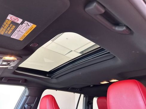 Used 2023 Toyota Highlander XSE image 14