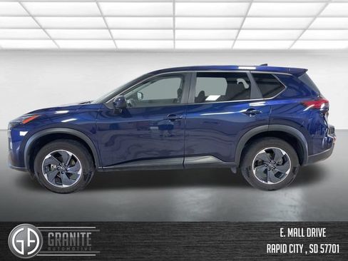 Used 2025 Nissan Rogue SV AWD/4WD image 2