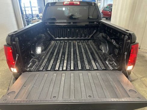 Used 2023 Chevrolet Colorado W/T RWD image 26