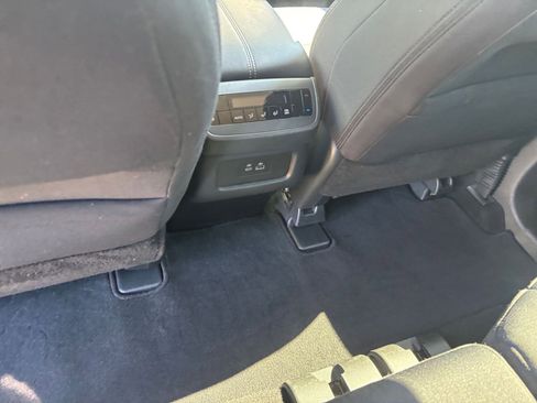 Used 2025 Nissan Pathfinder SV image 24