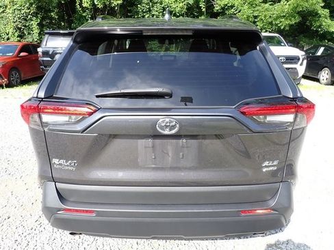 Used 2024 Toyota RAV4 XLE w/ Convenience Package AWD/4WD image 4