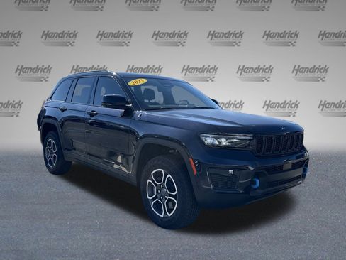 Used 2023 Jeep Grand Cherokee Trailhawk w/ Luxury Tech Group III image 2