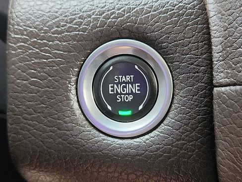 Certified 2022 GMC Yukon XL Denali AWD/4WD image 18