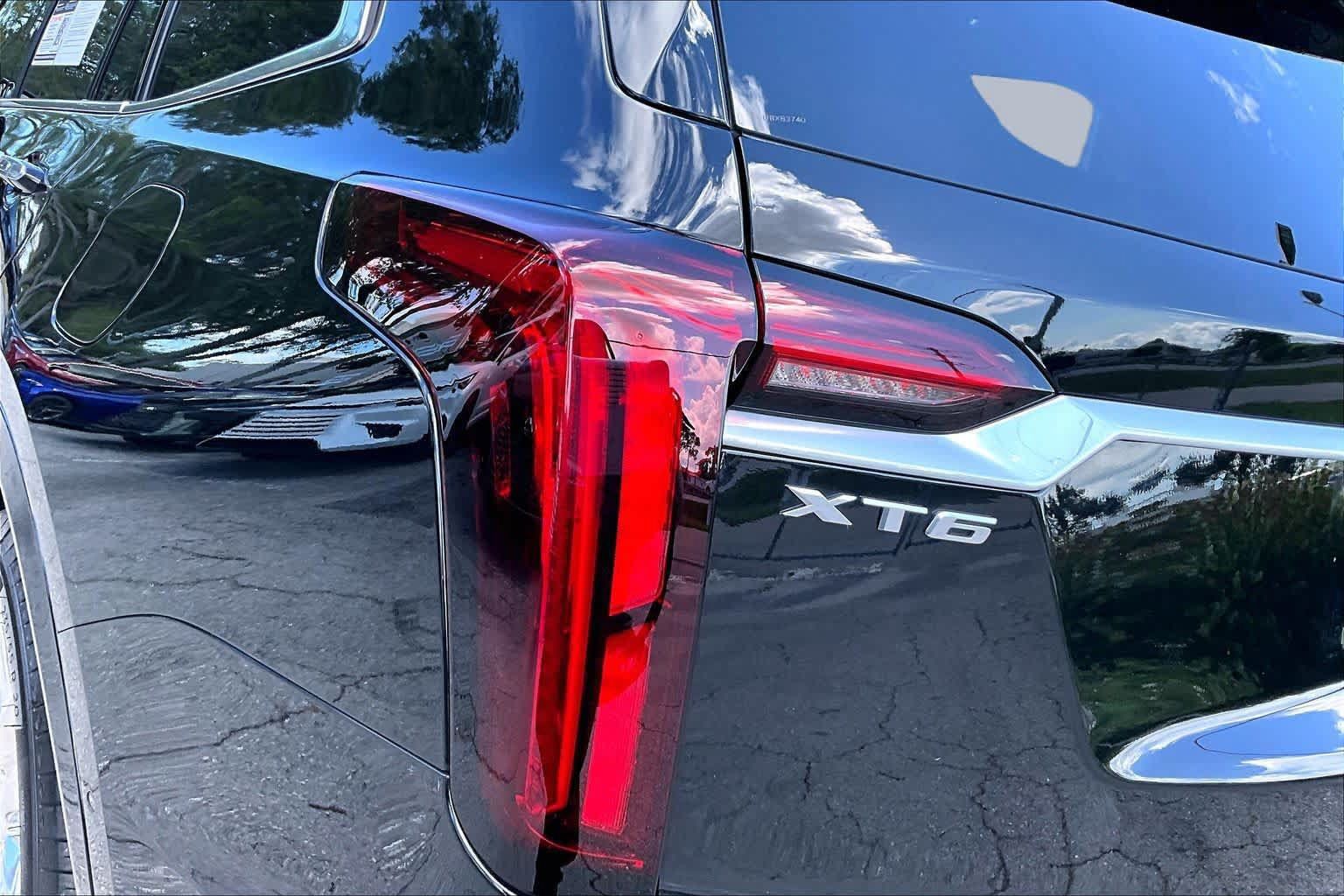 Used 2023 Cadillac XT6 Premium Luxury w/ Technology Package AWD/4WD image 29