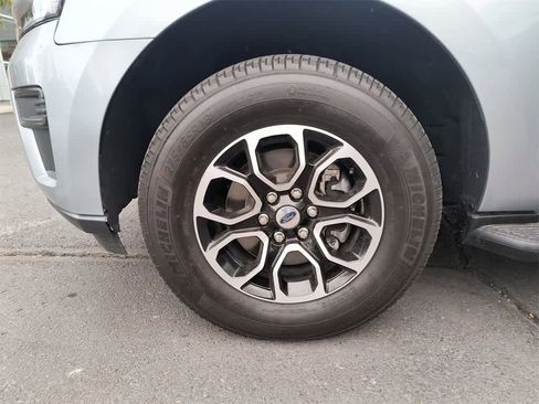 Used 2024 Ford Expedition XLT image 10