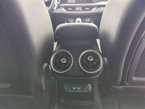 Used 2023 Alfa Romeo Stelvio Veloce AWD/4WD image 20