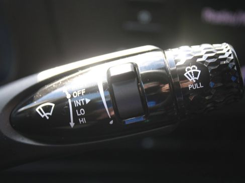 Used 2025 Hyundai Elantra Sport FWD image 30