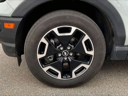 Used 2023 Ford Bronco Sport Outer Banks w/ Tech Package image 7