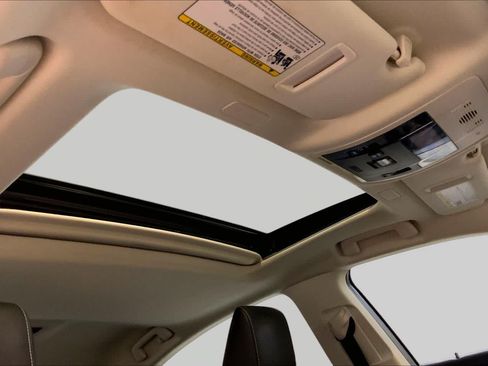 Used 2024 Lexus ES 350 w/ Premium Package FWD image 13
