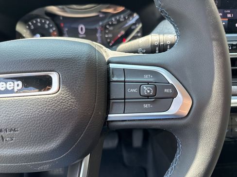 Used 2022 Jeep Compass Latitude image 31