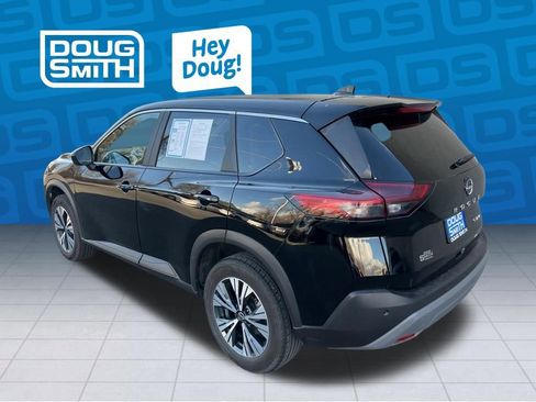 Used 2023 Nissan Rogue SV image 4