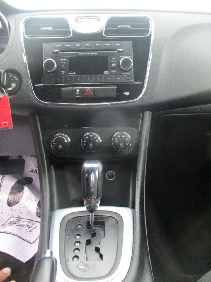 Used 2013 Chrysler 200 Touring FWD image 10