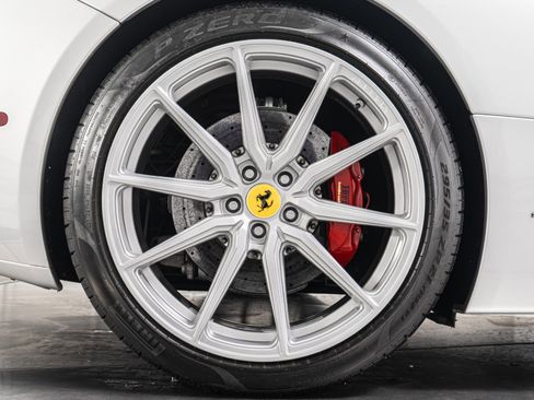 Used 2013 Ferrari California image 42