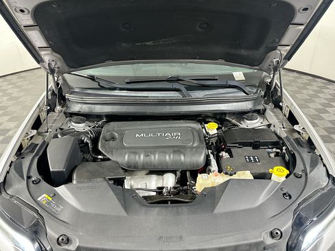 Used 2019 Jeep Cherokee Latitude w/ Popular Appearance Group AWD/4WD image 33