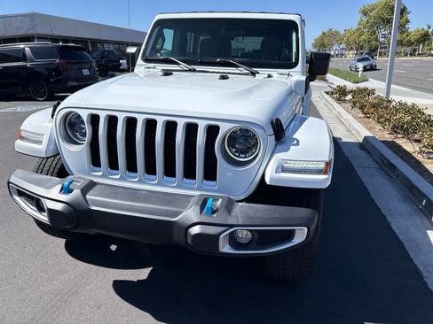 Used 2023 Jeep Wrangler Unlimited Sahara AWD/4WD image 2