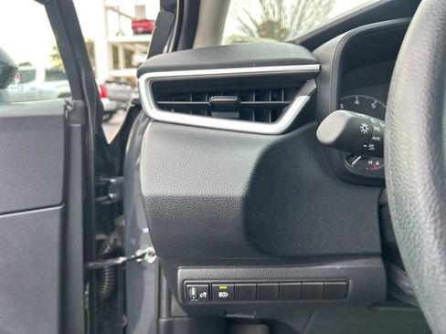 Used 2025 Toyota Corolla LE image 26