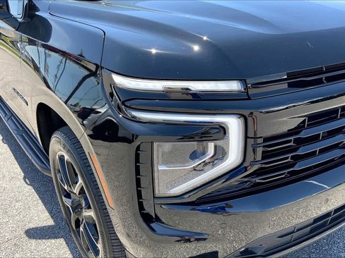Used 2025 Chevrolet Suburban RST w/ Comfort Package AWD/4WD image 27