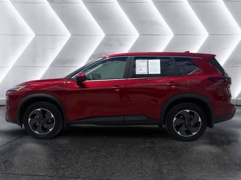 Used 2024 Nissan Rogue SV FWD image 4