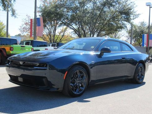Used 2025 Dodge Charger R/T w/ Sun & Sound Package image 3