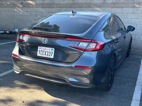 Used 2025 Honda Civic Sport image 4