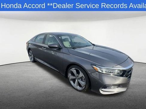 Used 2018 Honda Accord Touring image 2