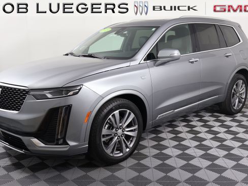 Certified 2025 Cadillac XT6 Premium Luxury FWD image 4