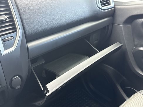 Used 2017 Nissan Titan S image 30