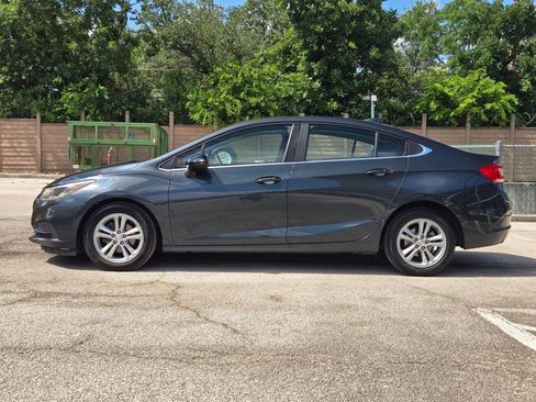 Used 2017 Chevrolet Cruze LT w/ Convenience Package FWD image 7