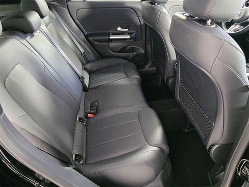 Certified 2025 Mercedes-Benz GLA 250 image 25