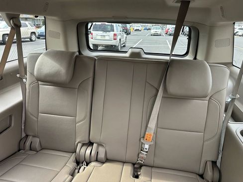 Used 2016 Chevrolet Suburban LT w/ Luxury Package image 26